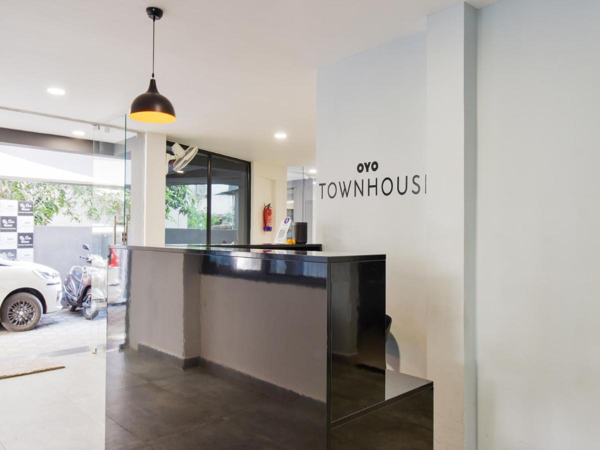 Oyo Townhouse 498 Hotel Western Nagpur Esterno foto